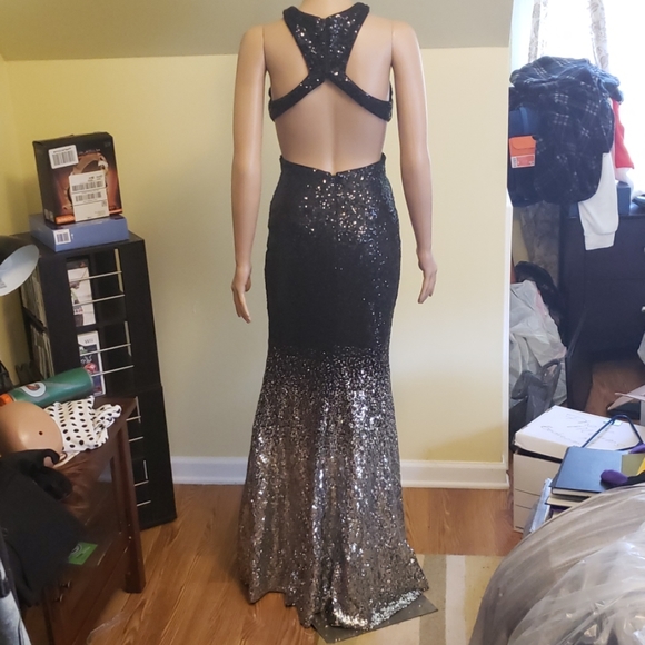 Prom dress - Picture 4 of 8